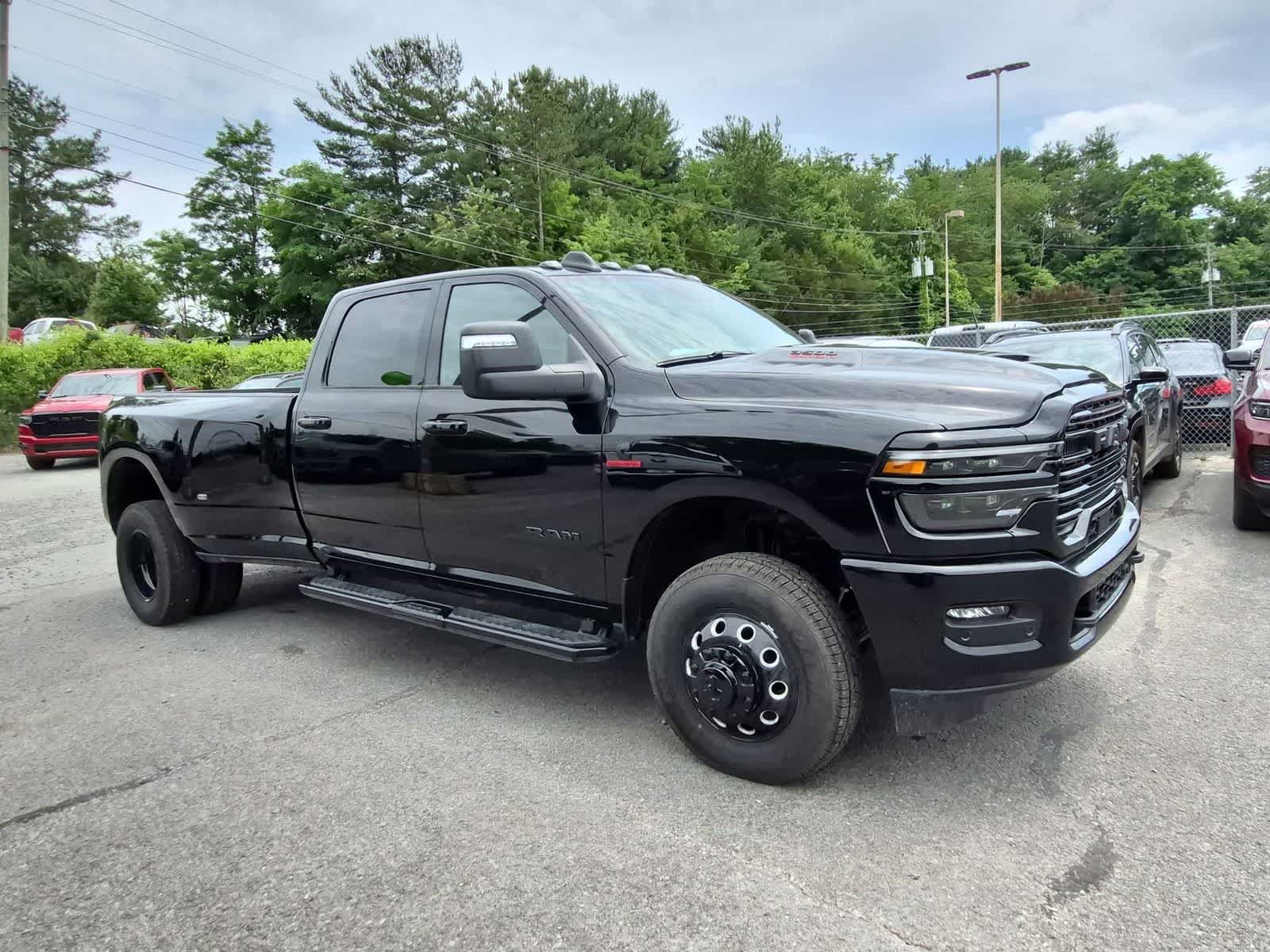 2026 RAM 3500 RAM 3500 LARAMIE CREW CAB 4X4 8' BOX
