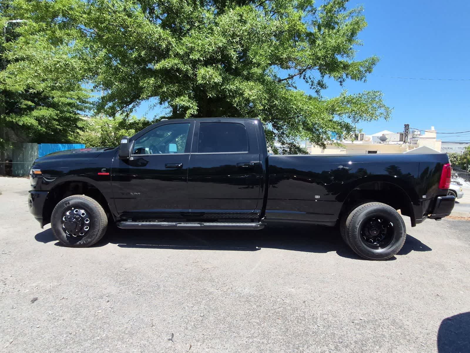 2026 RAM 3500 RAM 3500 LARAMIE CREW CAB 4X4 8' BOX