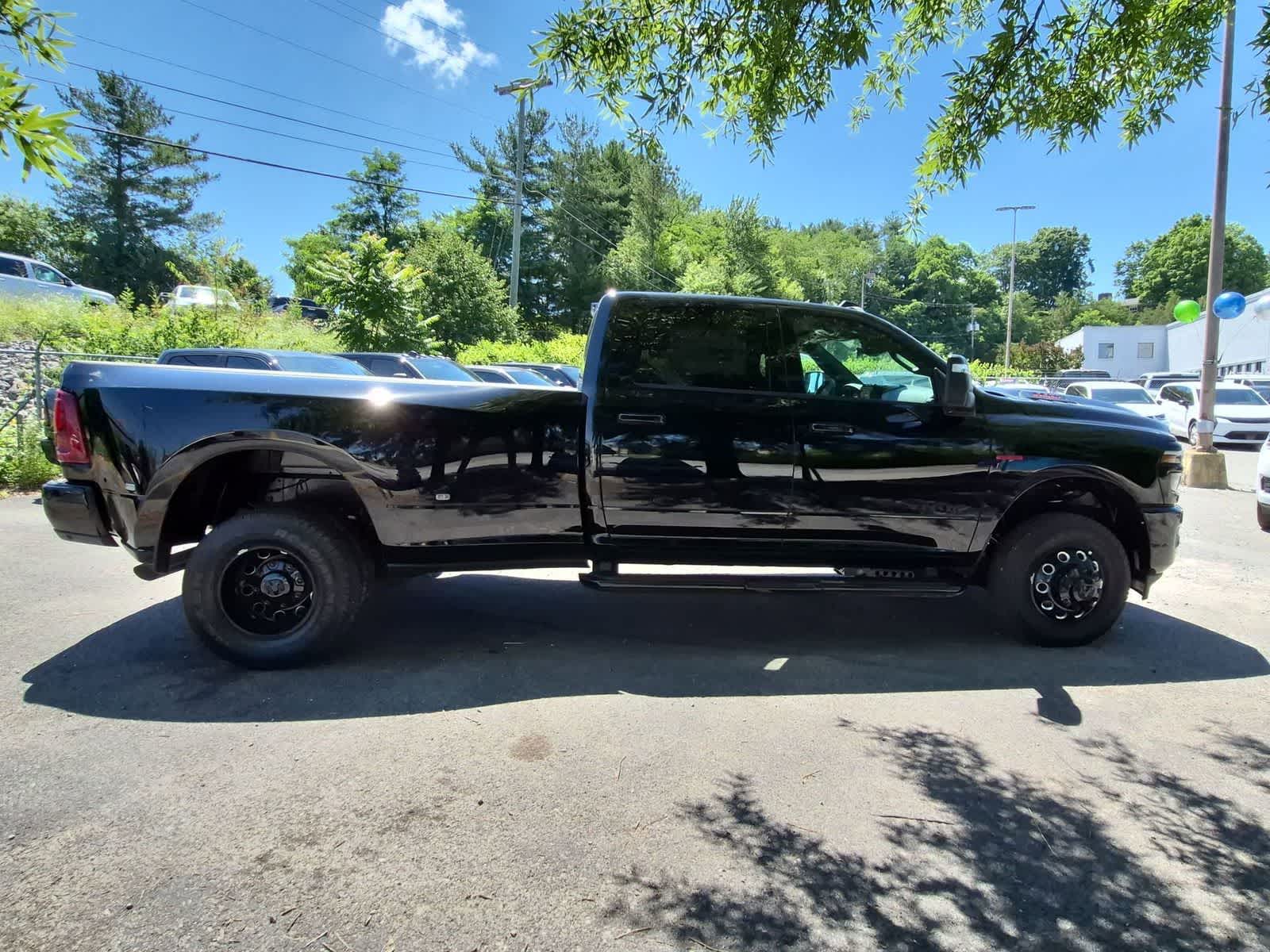 2026 RAM 3500 RAM 3500 LARAMIE CREW CAB 4X4 8' BOX
