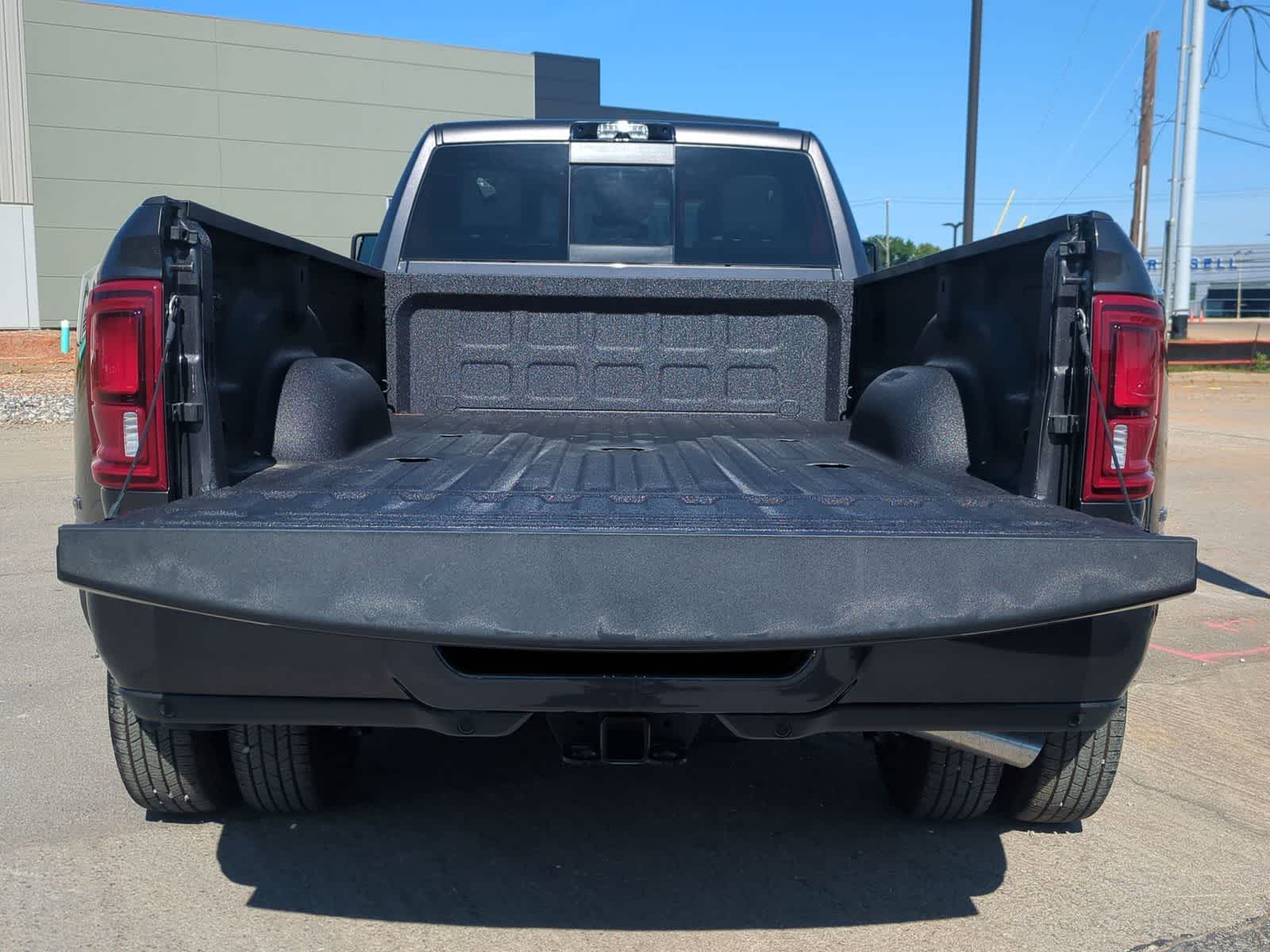 2026 RAM 3500 RAM 3500 LARAMIE CREW CAB 4X4 8' BOX
