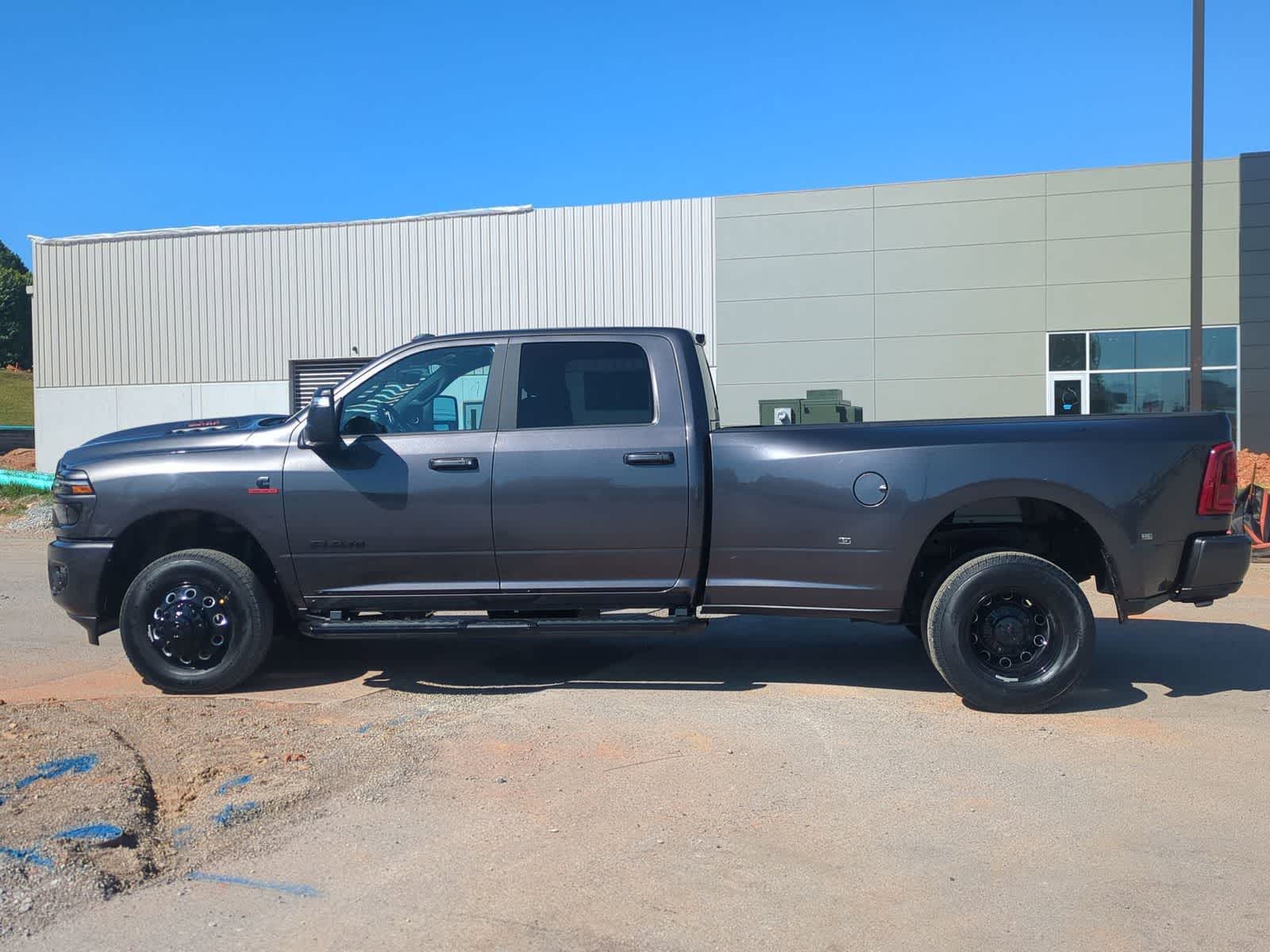 2026 RAM 3500 RAM 3500 LARAMIE CREW CAB 4X4 8' BOX