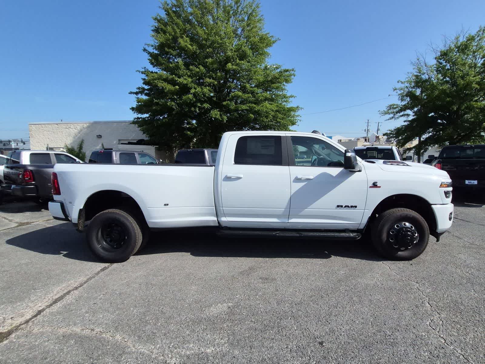2026 RAM 3500 RAM 3500 LARAMIE CREW CAB 4X4 8' BOX