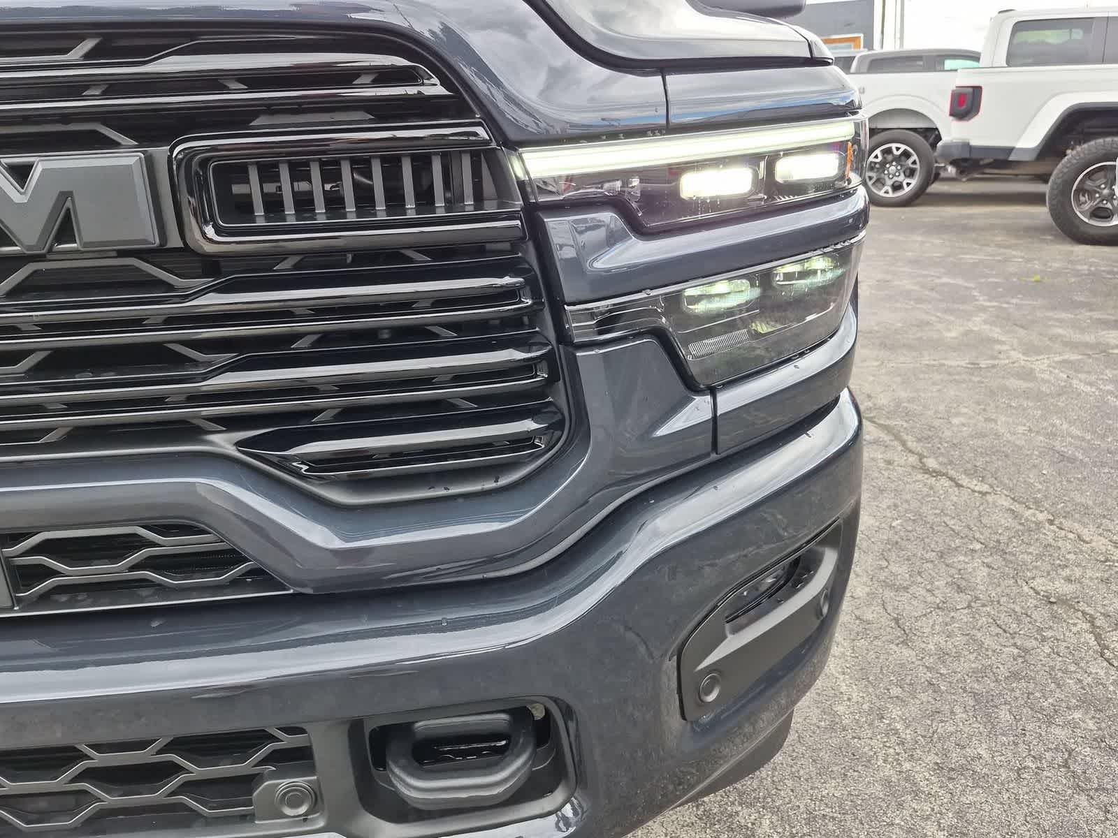2026 RAM 3500 RAM 3500 LARAMIE CREW CAB 4X4 8' BOX