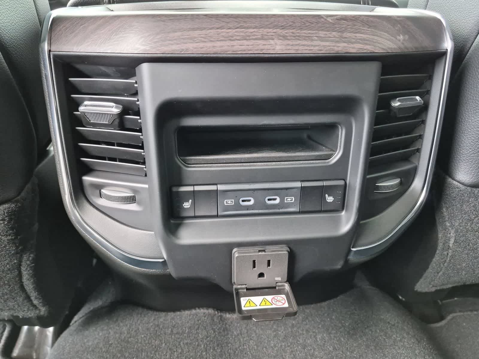 2026 RAM 3500 RAM 3500 LARAMIE CREW CAB 4X4 8' BOX