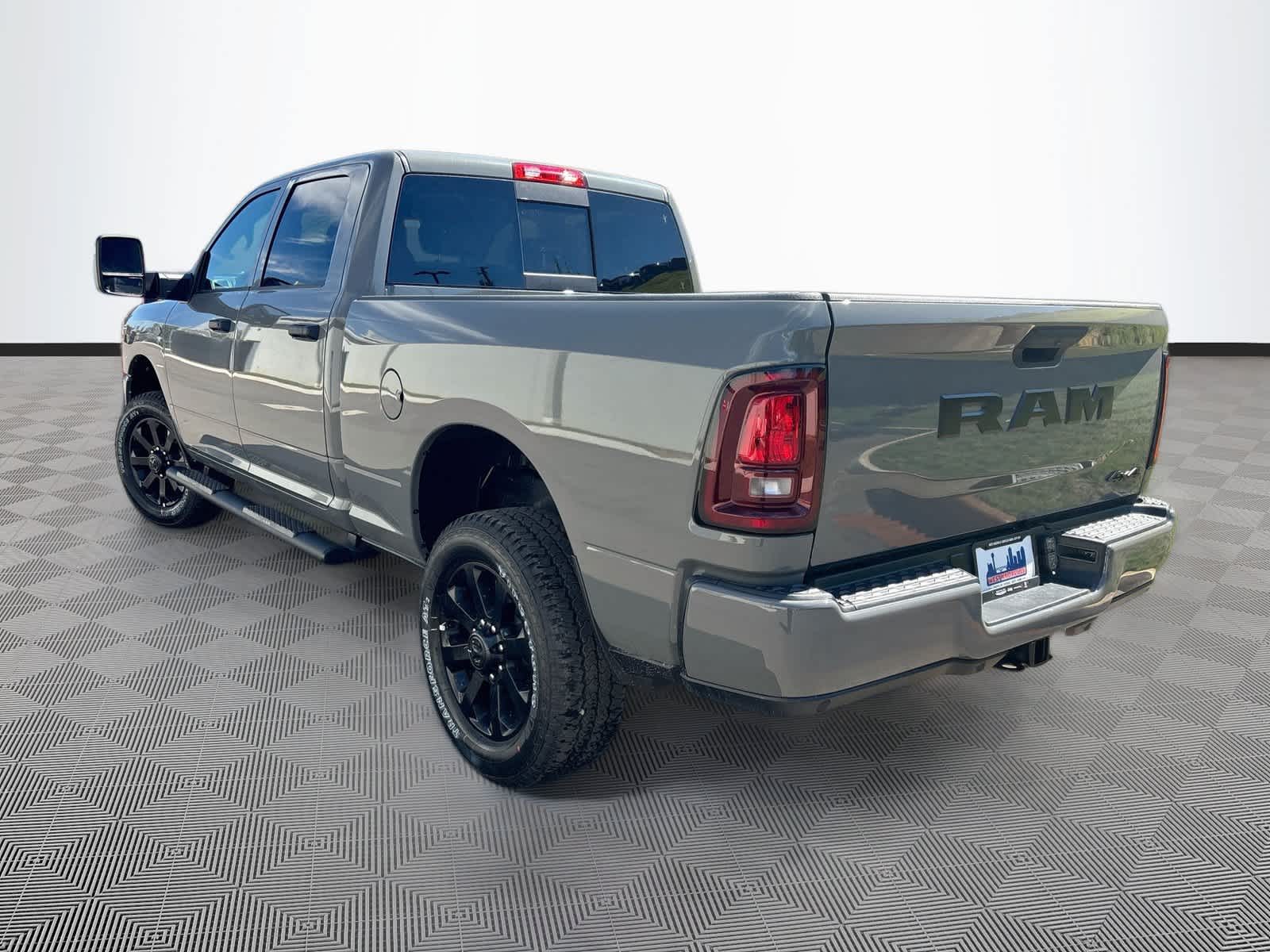 2027 RAM 2500 RAM 2500 BLACK EXPRESS CREW CAB 4X4 6'4' BOX