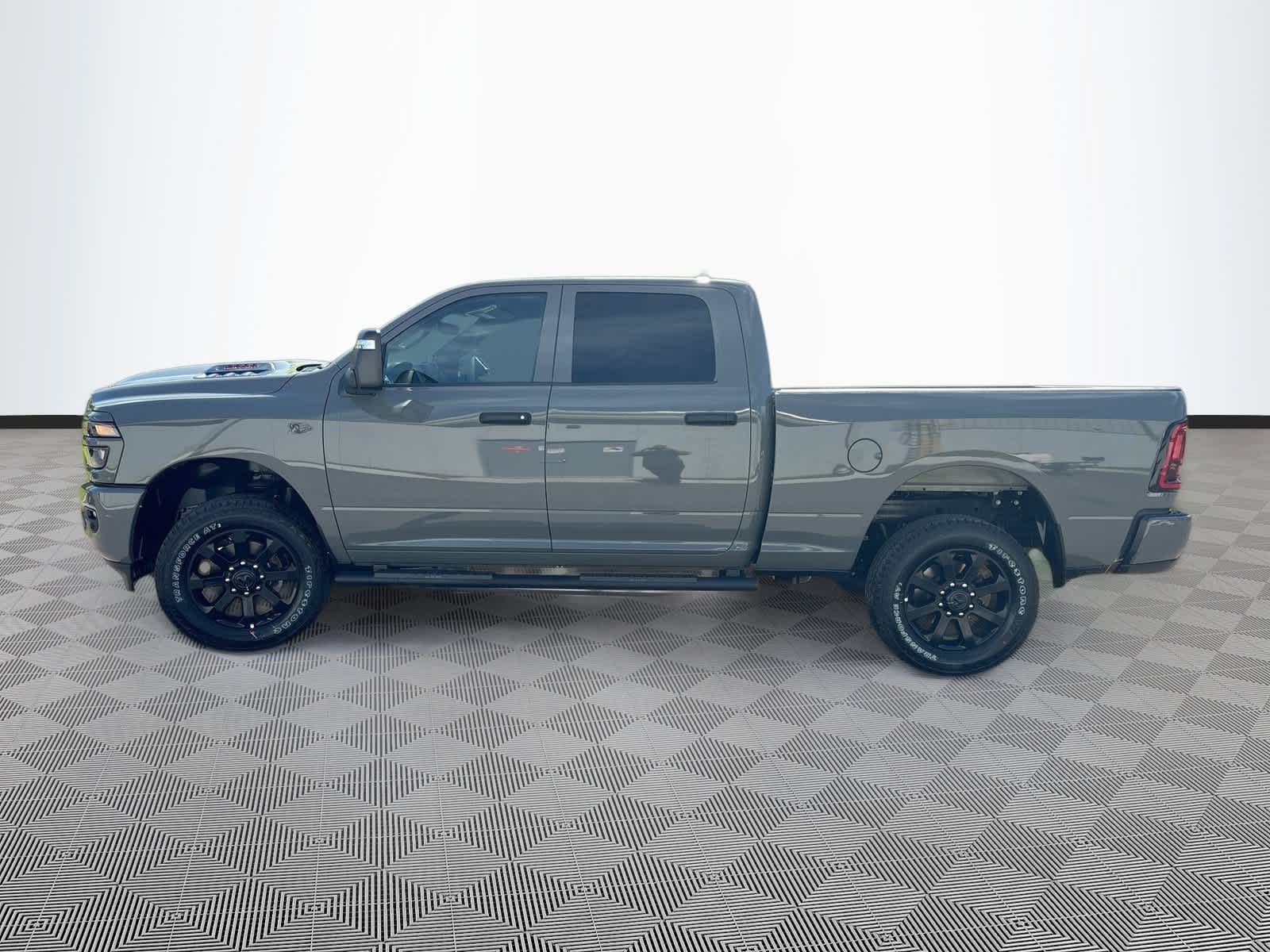 2027 RAM 2500 RAM 2500 BLACK EXPRESS CREW CAB 4X4 6'4' BOX