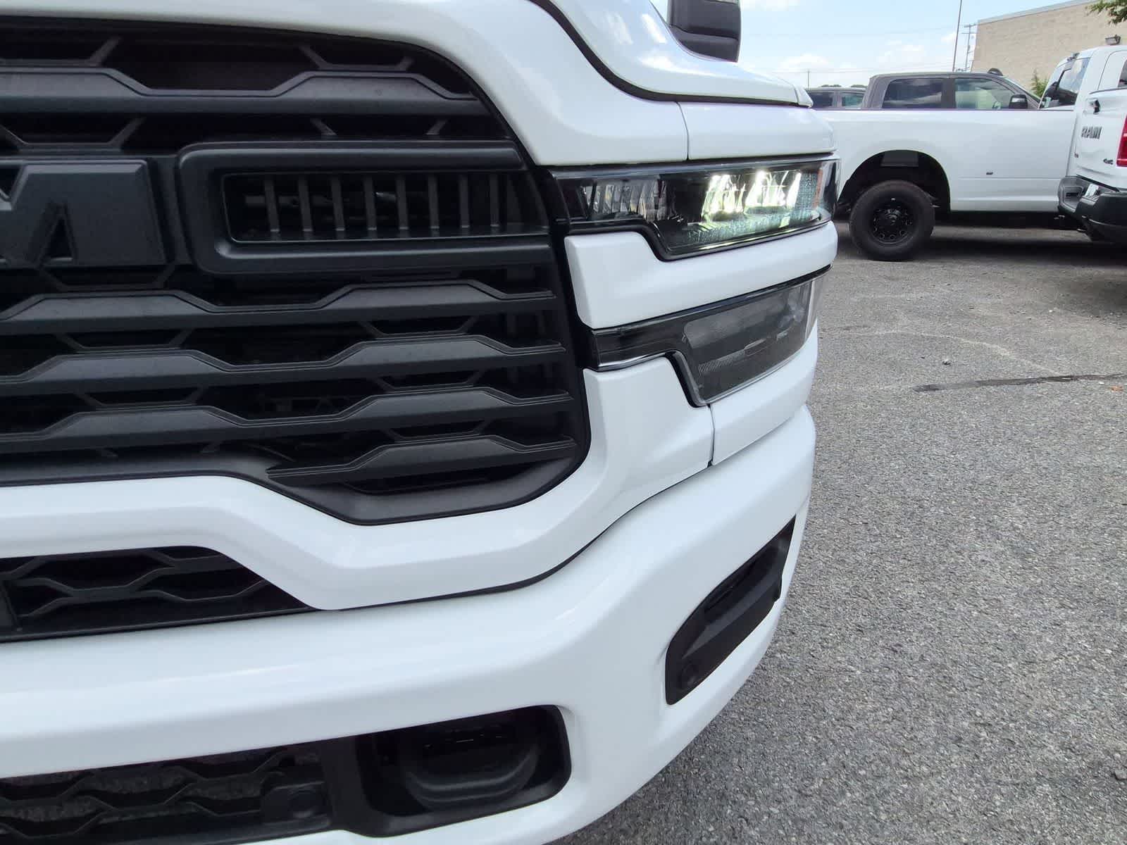 2026 RAM 2500 RAM 2500 BLACK EXPRESS CREW CAB 4X4 6'4' BOX