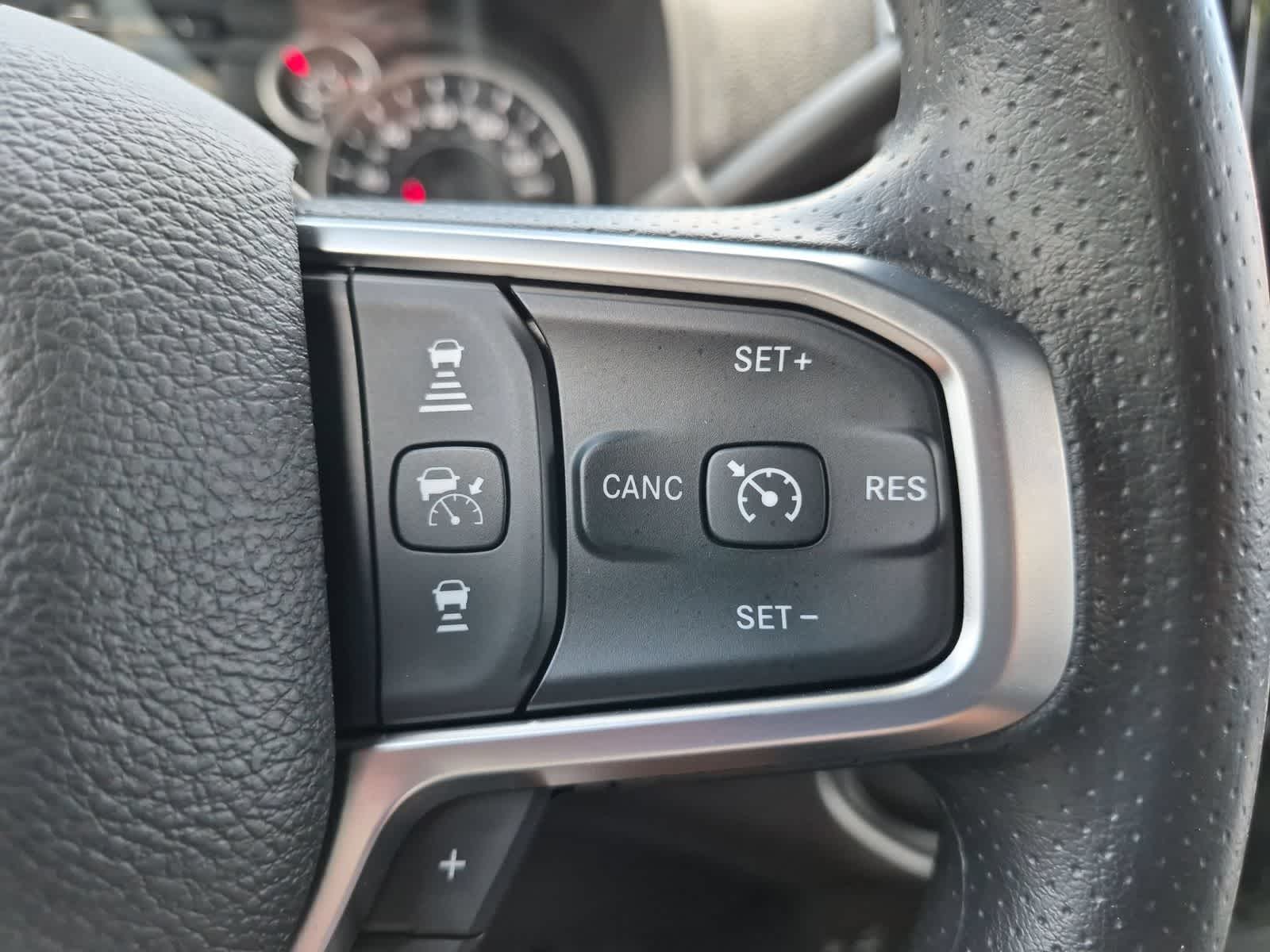 2026 RAM 2500 RAM 2500 BLACK EXPRESS CREW CAB 4X4 6'4' BOX
