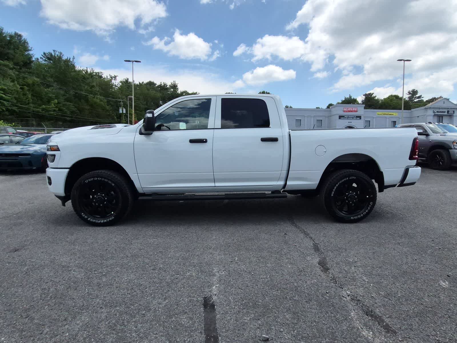 2026 RAM 2500 RAM 2500 BLACK EXPRESS CREW CAB 4X4 6'4' BOX