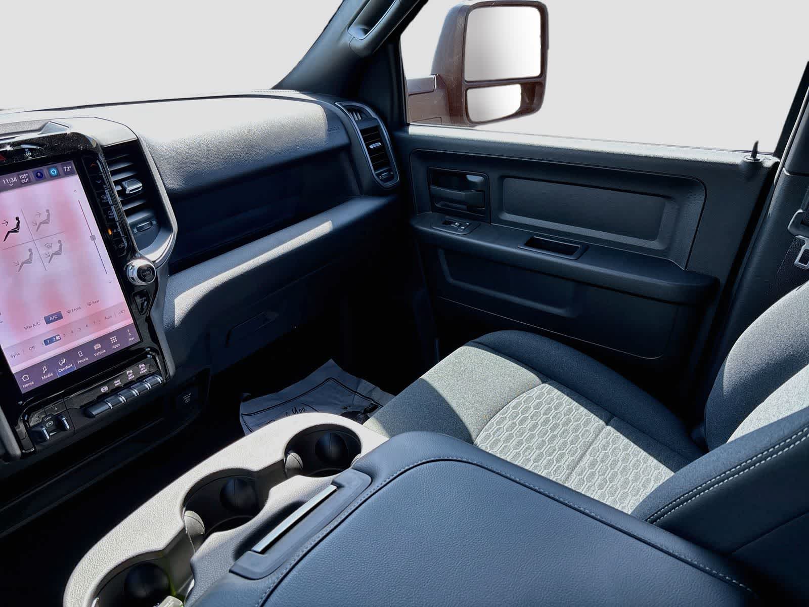 2026 RAM 2500 RAM 2500 TRADESMAN CREW CAB 4X4 6'4' BOX