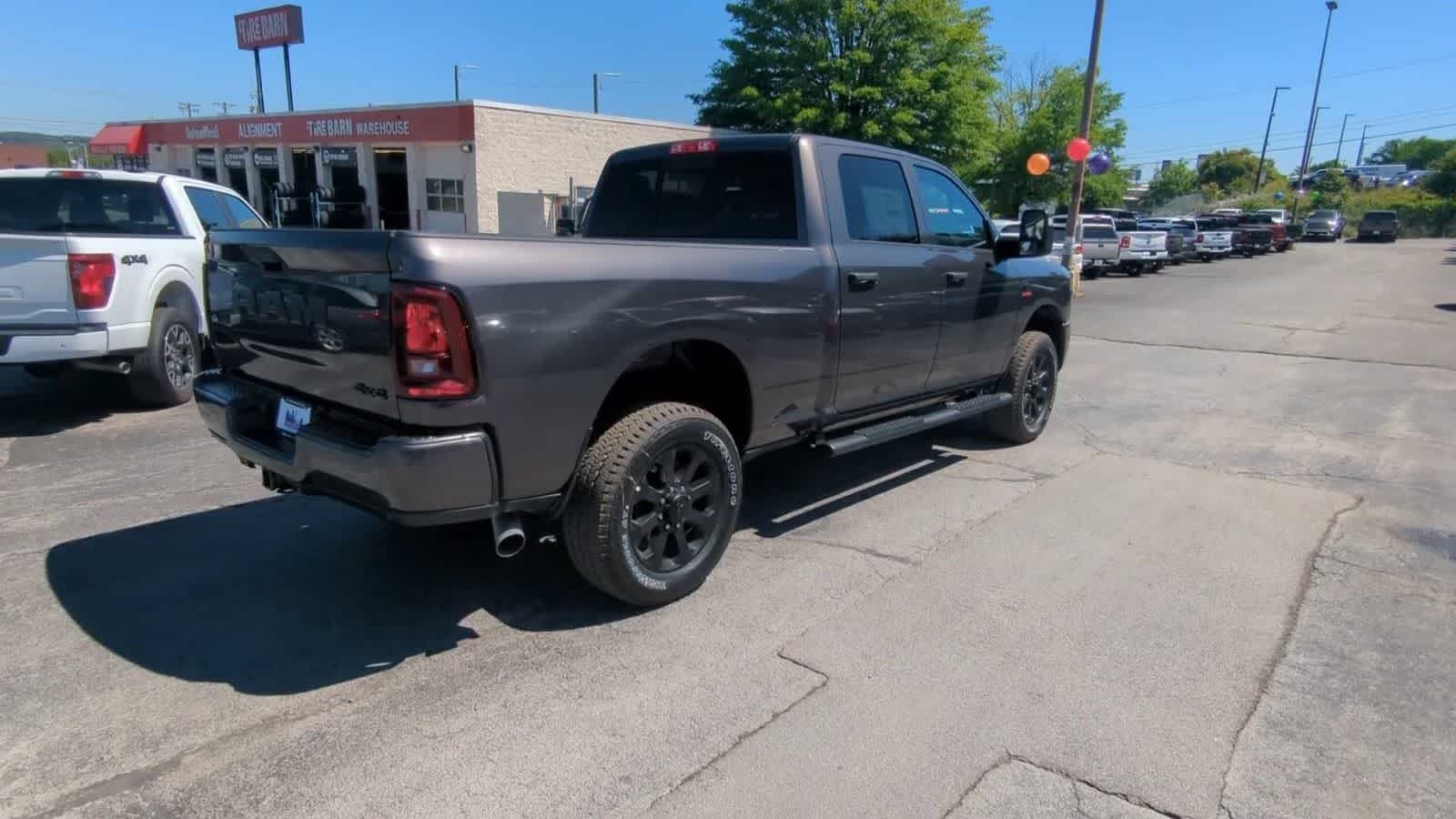 2026 RAM 2500 RAM 2500 BLACK EXPRESS CREW CAB 4X4 6'4' BOX