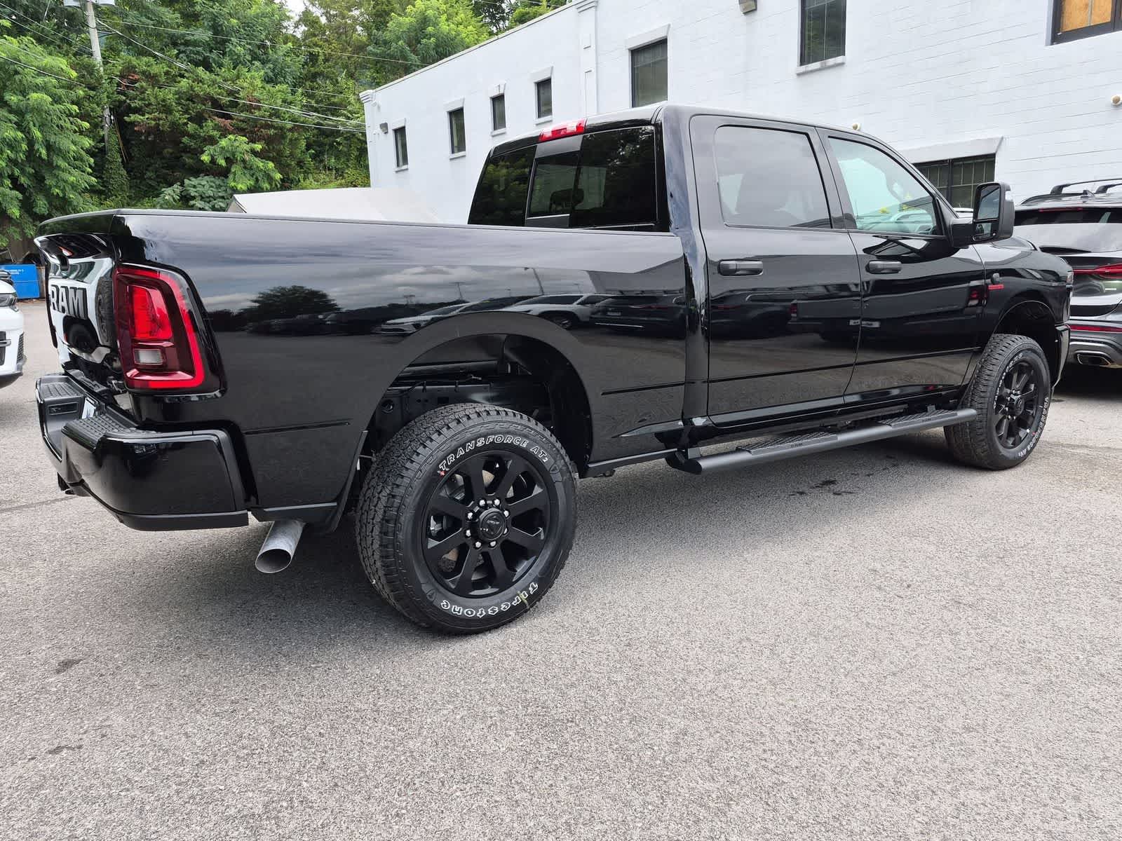 2026 RAM 2500 RAM 2500 BLACK EXPRESS CREW CAB 4X4 6'4' BOX