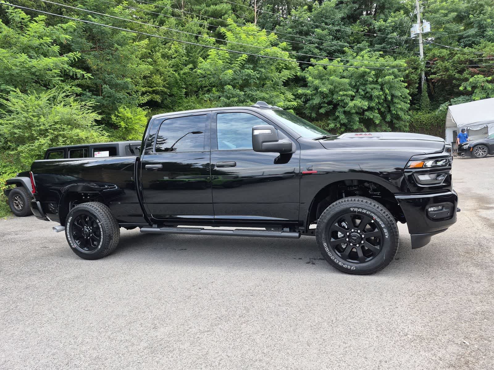 2026 RAM 2500 RAM 2500 BLACK EXPRESS CREW CAB 4X4 6'4' BOX