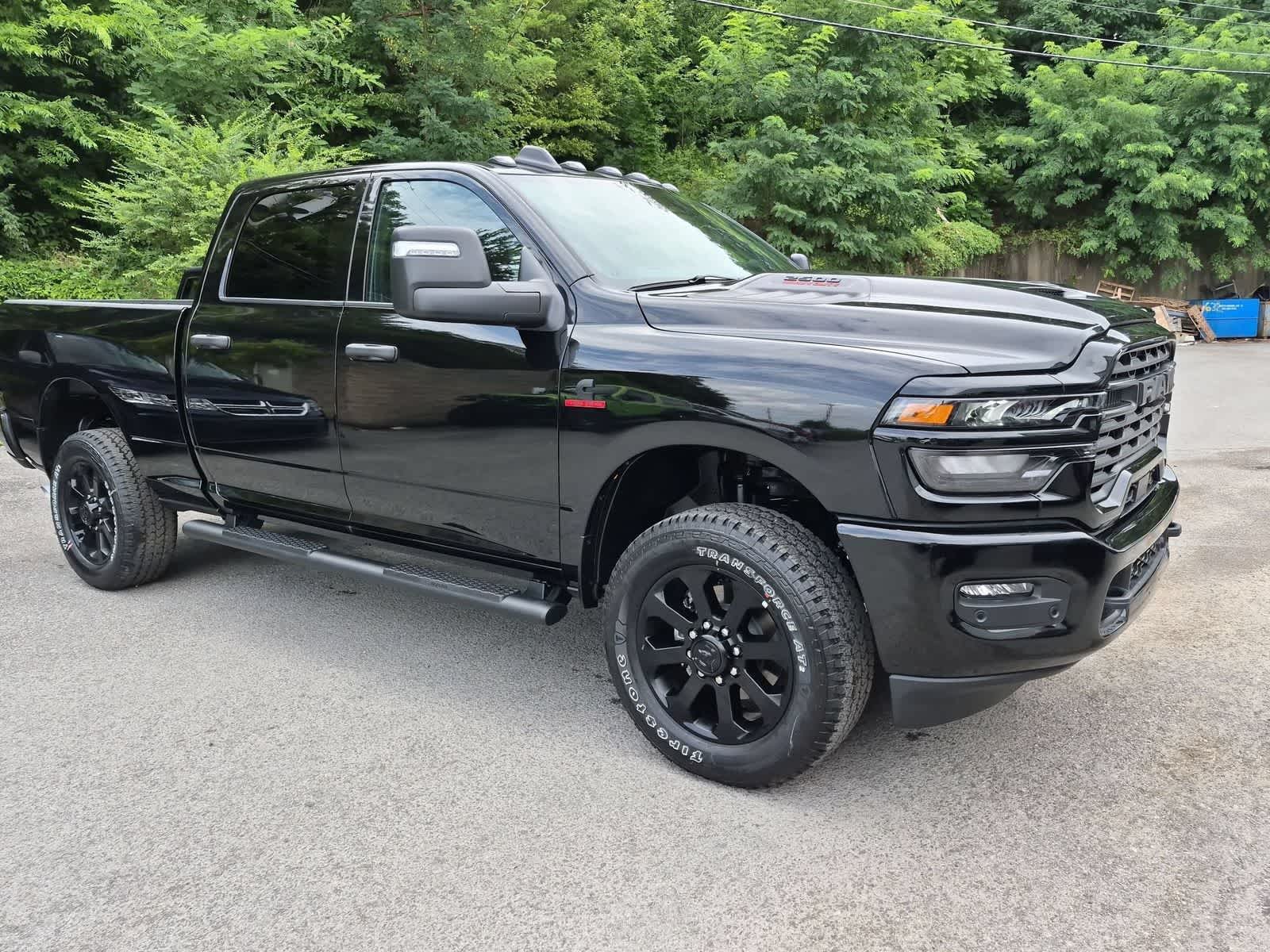 2026 RAM 2500 RAM 2500 BLACK EXPRESS CREW CAB 4X4 6'4' BOX