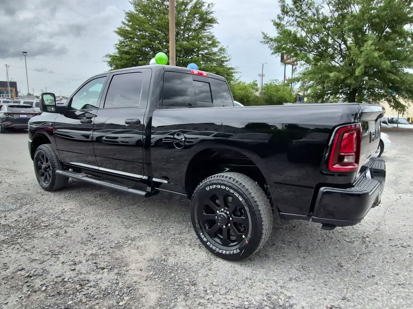 2026 RAM 2500 RAM 2500 BLACK EXPRESS CREW CAB 4X4 6'4' BOX