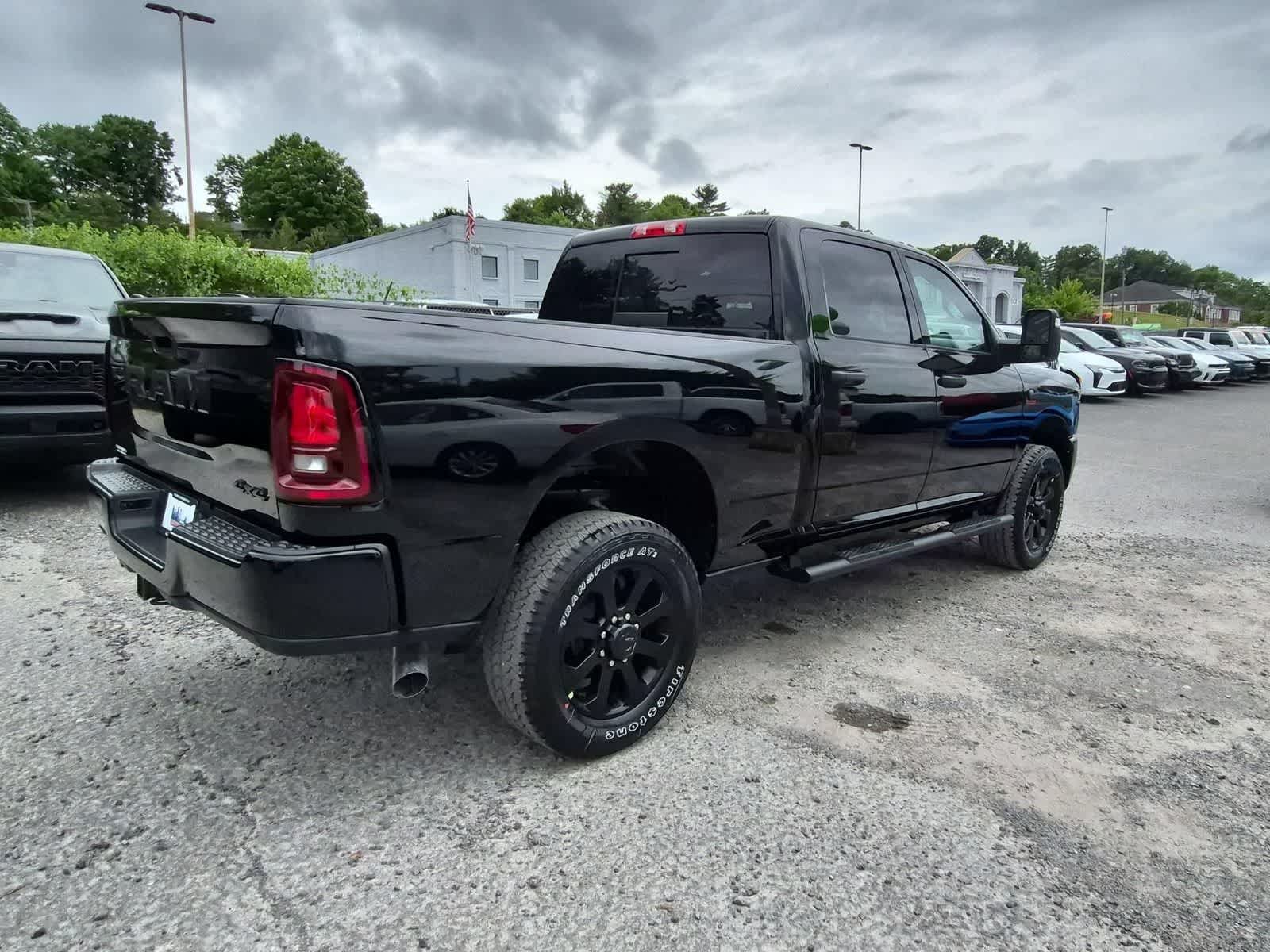 2026 RAM 2500 RAM 2500 BLACK EXPRESS CREW CAB 4X4 6'4' BOX