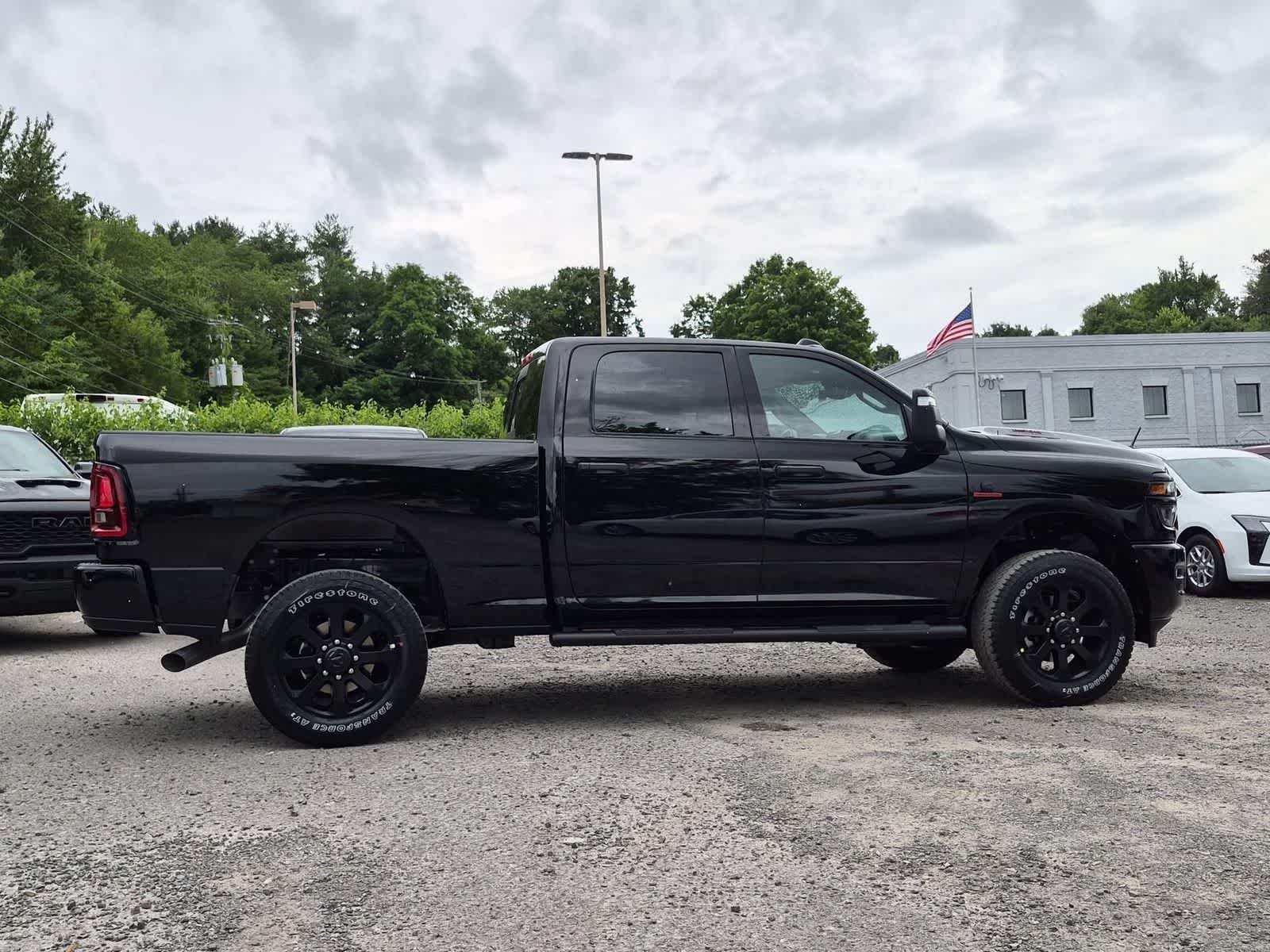 2026 RAM 2500 RAM 2500 BLACK EXPRESS CREW CAB 4X4 6'4' BOX