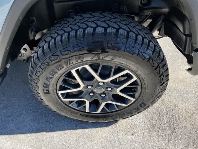 2027 Jeep Wrangler WRANGLER 4-DOOR SAHARA