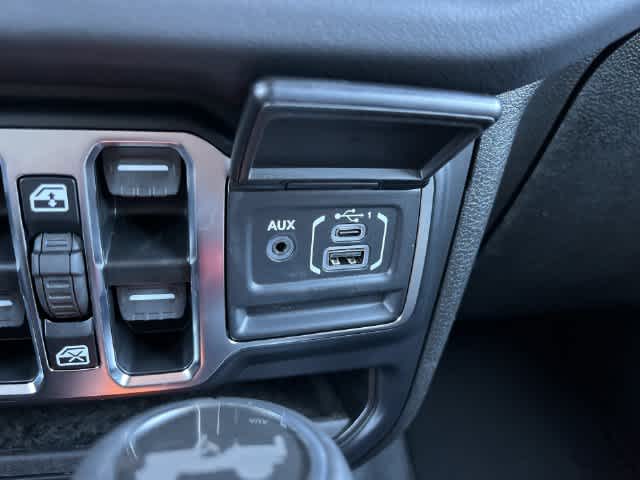 2027 Jeep Wrangler WRANGLER 4-DOOR SAHARA