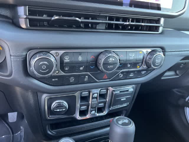 2027 Jeep Wrangler WRANGLER 4-DOOR SAHARA