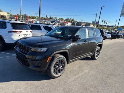 2027 Jeep Grand Cherokee GRAND CHEROKEE LAREDO X 4X4