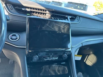 2027 Jeep Grand Cherokee GRAND CHEROKEE LAREDO X 4X4