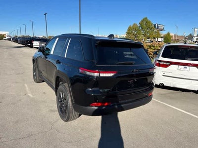 2027 Jeep Grand Cherokee GRAND CHEROKEE LAREDO X 4X4