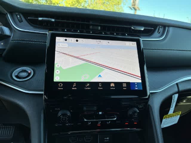 2027 Jeep Grand Cherokee GRAND CHEROKEE LAREDO 4X4