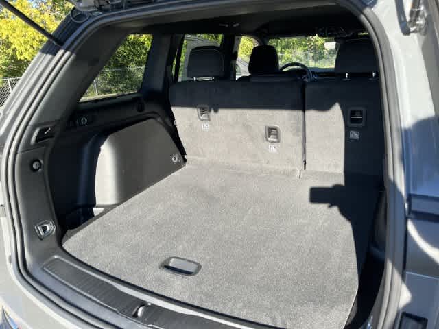 2027 Jeep Grand Cherokee GRAND CHEROKEE LAREDO 4X4