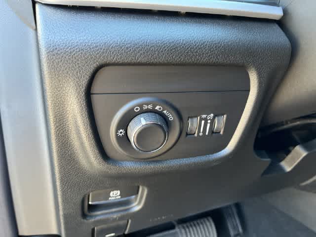 2027 Jeep Grand Cherokee GRAND CHEROKEE LAREDO 4X4