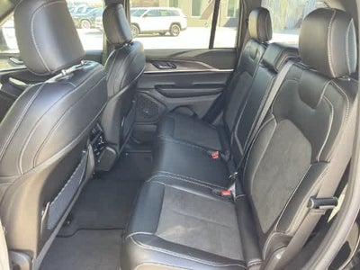 2027 Jeep Grand Cherokee GRAND CHEROKEE LAREDO ALTITUDE 4X4
