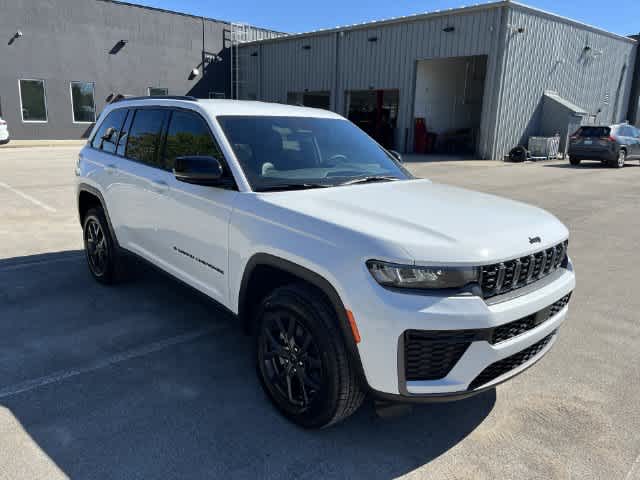 2027 Jeep Grand Cherokee GRAND CHEROKEE LAREDO ALTITUDE 4X4