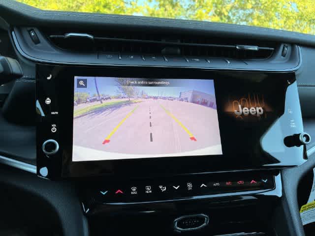 2027 Jeep Grand Cherokee GRAND CHEROKEE LAREDO ALTITUDE 4X4