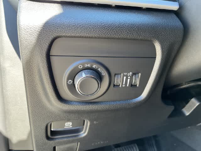 2027 Jeep Grand Cherokee GRAND CHEROKEE LAREDO ALTITUDE 4X4