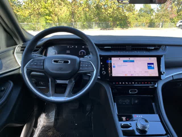 2027 Jeep Grand Cherokee GRAND CHEROKEE LAREDO ALTITUDE 4X4