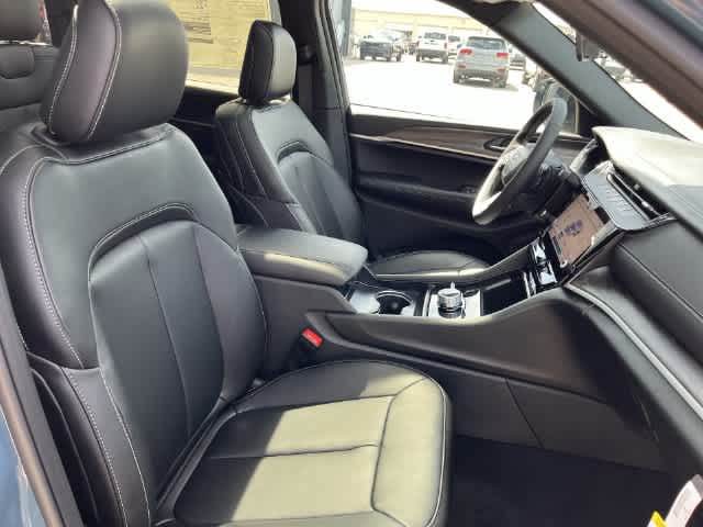 2027 Jeep Grand Cherokee GRAND CHEROKEE LIMITED 4X4