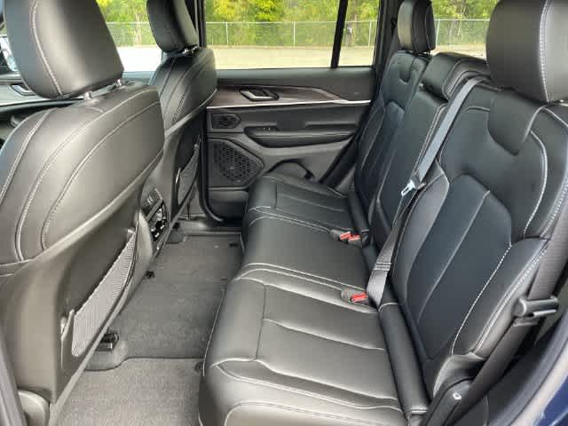 2027 Jeep Grand Cherokee GRAND CHEROKEE LIMITED 4X4