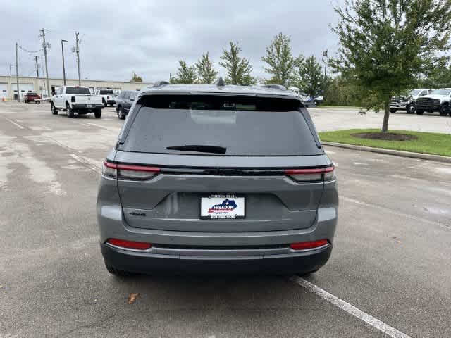 2027 Jeep Grand Cherokee GRAND CHEROKEE LIMITED 4X4