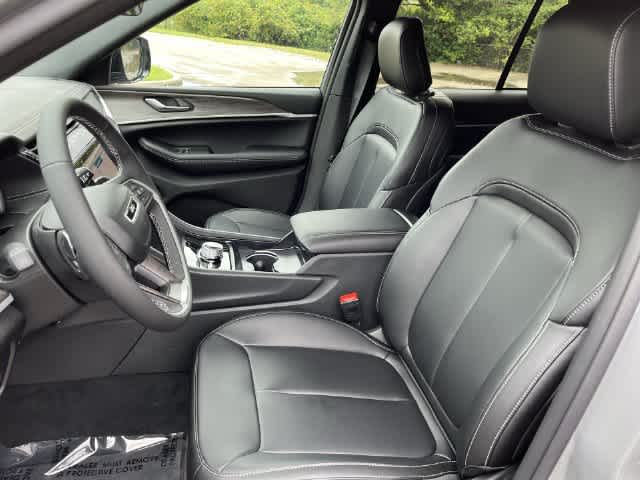 2027 Jeep Grand Cherokee GRAND CHEROKEE LIMITED 4X4
