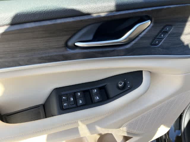 2027 Jeep Grand Cherokee GRAND CHEROKEE LIMITED 4X4