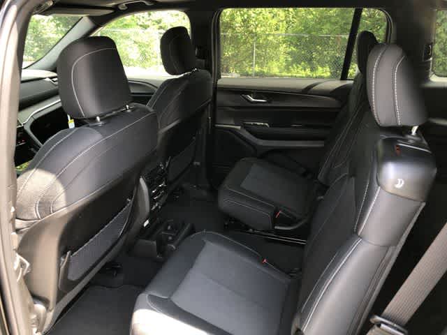 2026 Jeep Grand Cherokee GRAND CHEROKEE L LAREDO X 4X4
