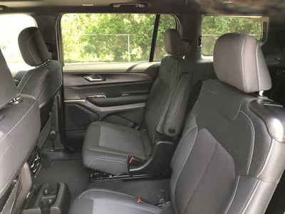 2026 Jeep Grand Cherokee GRAND CHEROKEE L LAREDO X 4X4