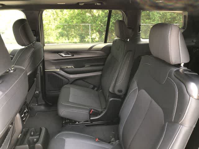2026 Jeep Grand Cherokee GRAND CHEROKEE L LAREDO X 4X4