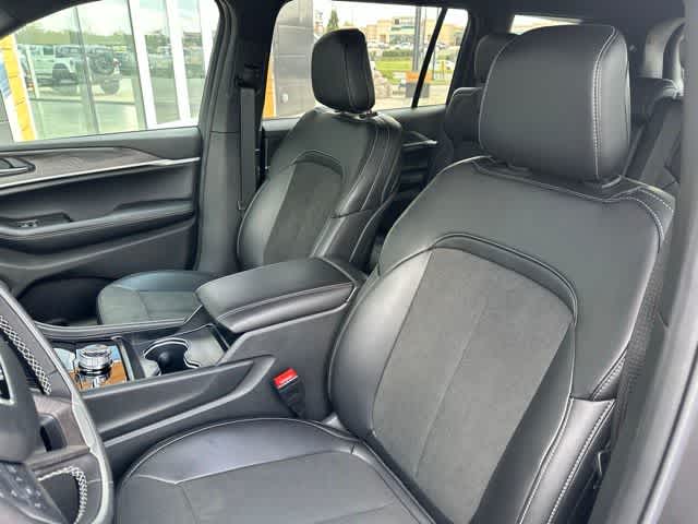 2026 Jeep Grand Cherokee GRAND CHEROKEE L LAREDO ALTITUDE 4X4