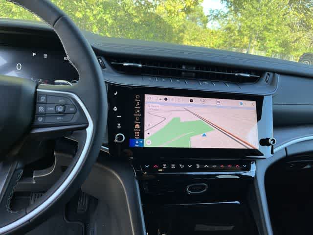 2027 Jeep Grand Cherokee Laredo Altitude