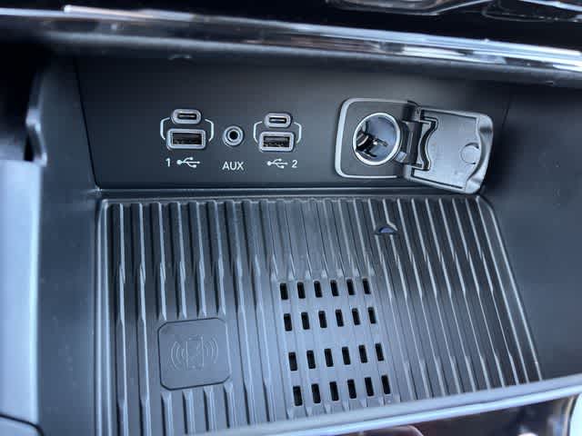2027 Jeep Grand Cherokee Laredo Altitude