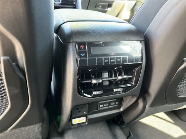 2027 Jeep Grand Cherokee GRAND CHEROKEE L LAREDO ALTITUDE 4X4