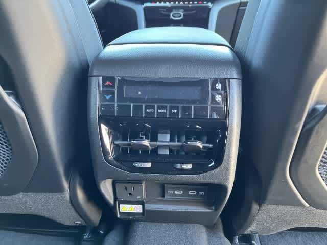 2027 Jeep Grand Cherokee GRAND CHEROKEE L LAREDO ALTITUDE 4X4