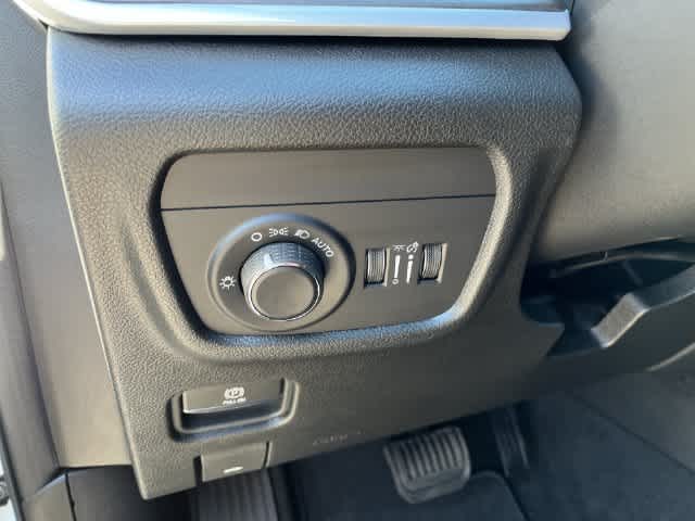 2027 Jeep Grand Cherokee GRAND CHEROKEE L LAREDO ALTITUDE 4X4