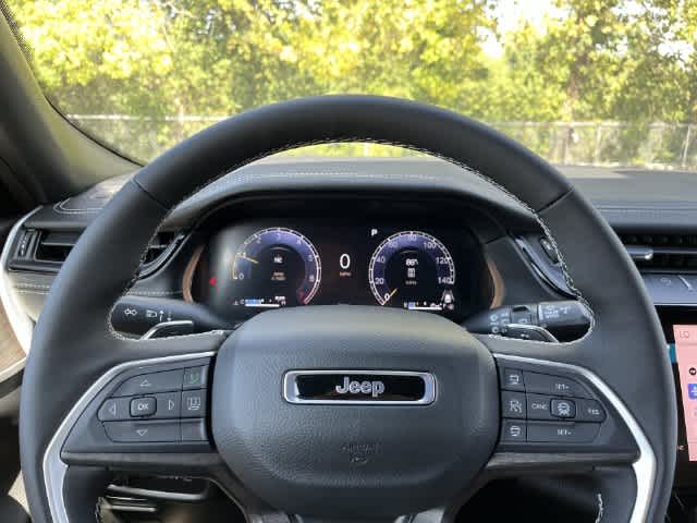 2027 Jeep Grand Cherokee GRAND CHEROKEE L LAREDO ALTITUDE 4X4